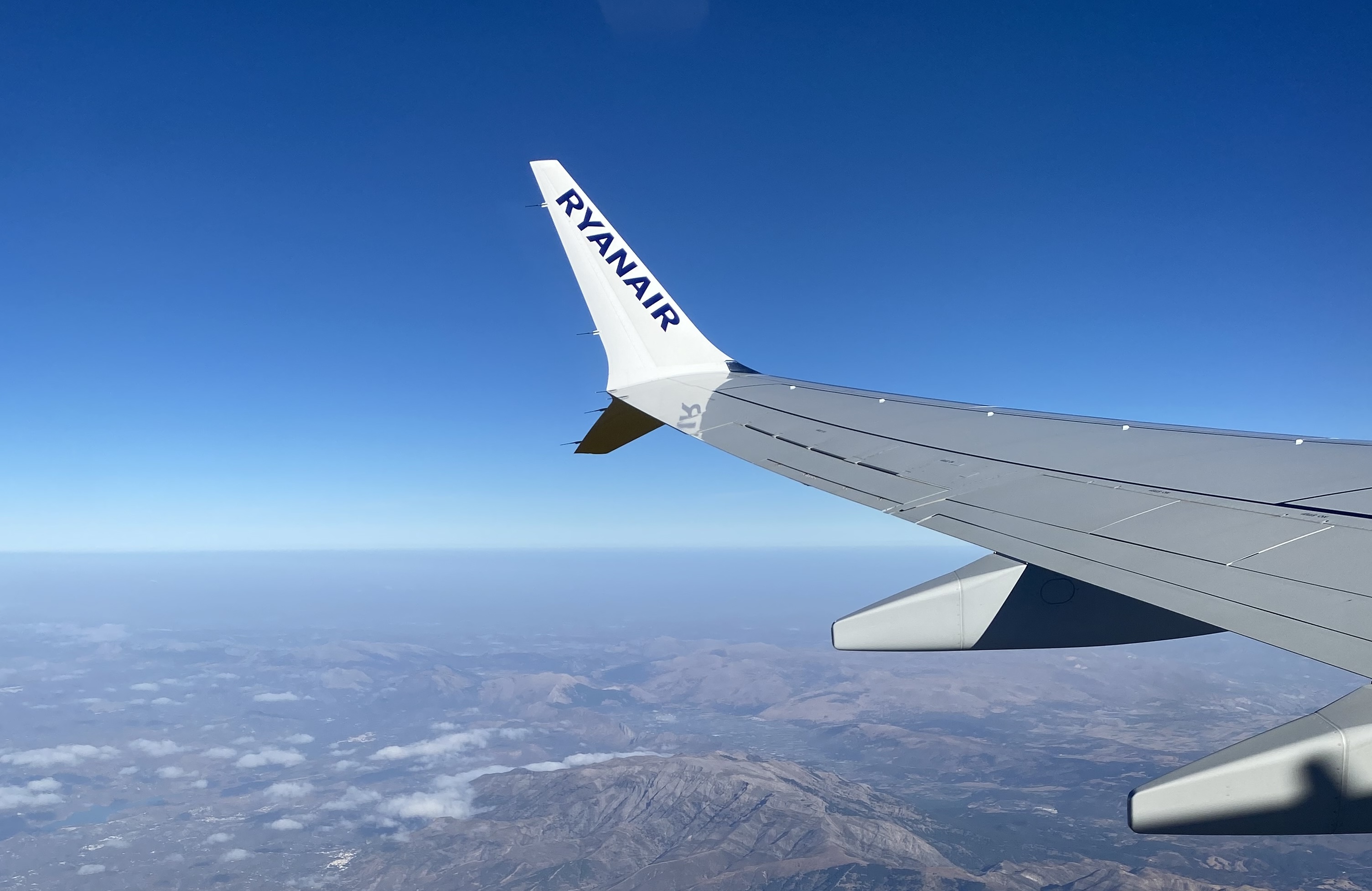 volo aereo con montagne spagnole